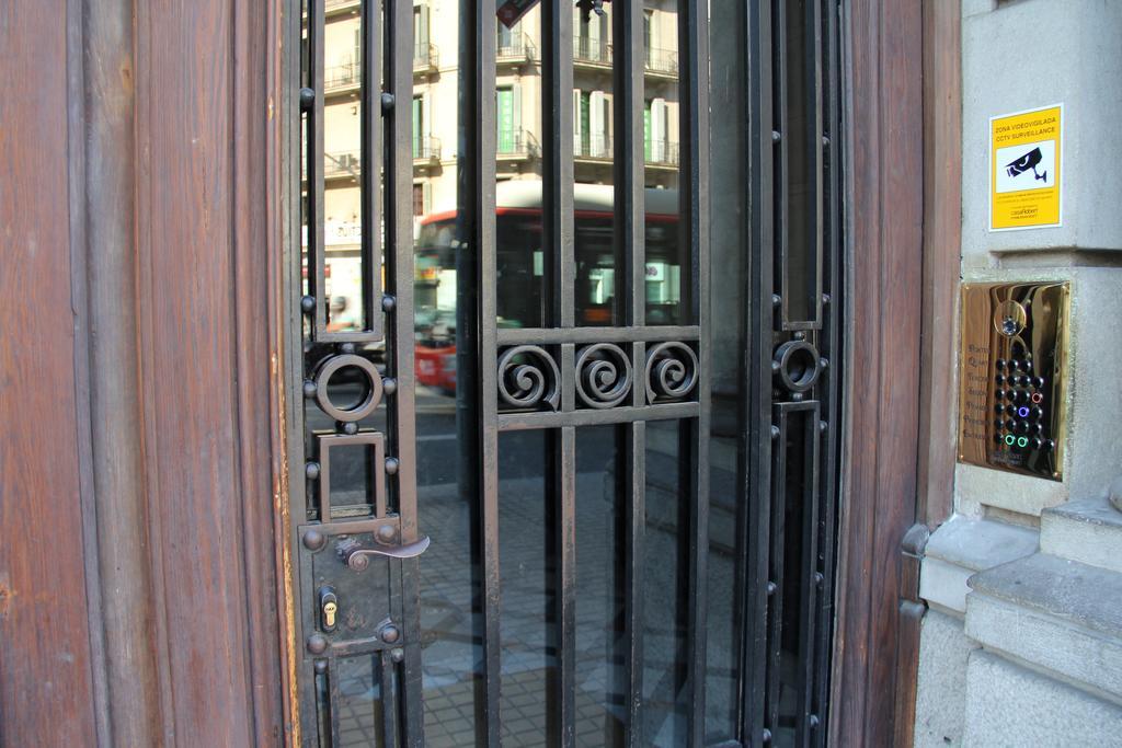 Alternative Creative Youth Hostel Barcelona Exterior foto