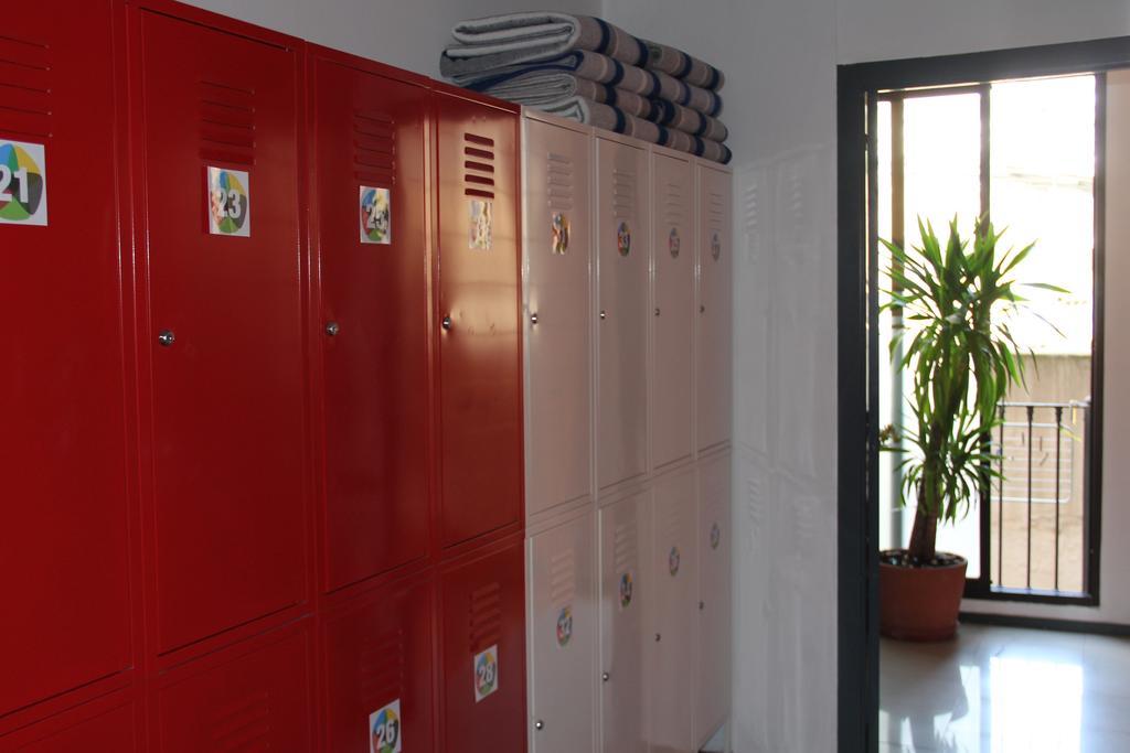 Alternative Creative Youth Hostel Barcelona Exterior foto